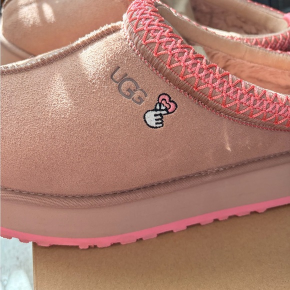 UGG Brown and Pink Tazz Love 25 Slip-Ons
Limited edition - Picture 7 of 14